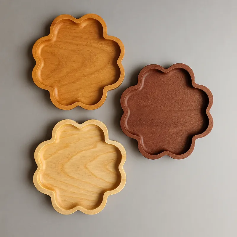 Bandejas de madera maciza con bajo relieve, Botaneros · prototipo