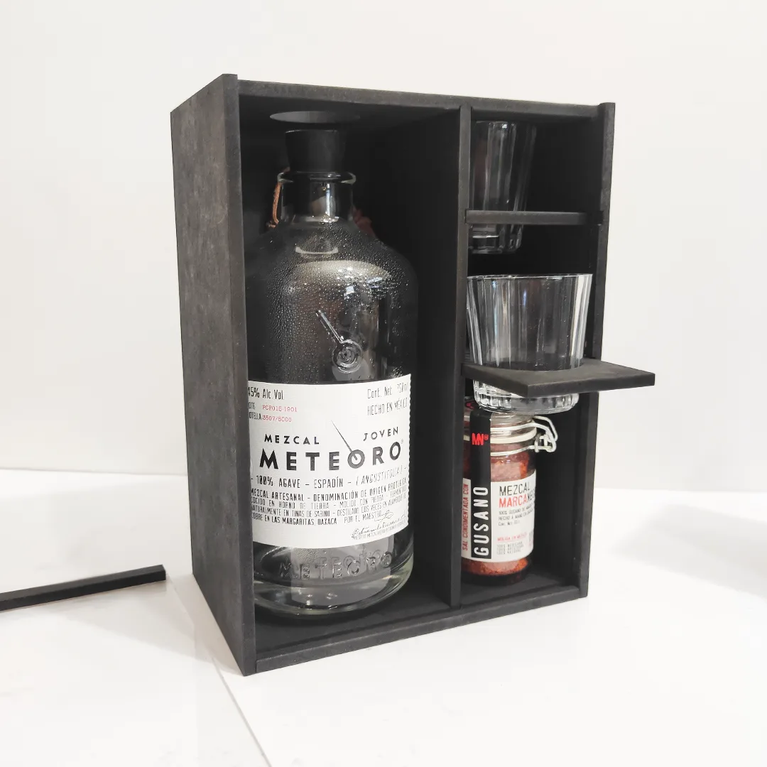 Kits de mezcal para venta en línea, Marca Negra y Meteoro — foto 1 de 6